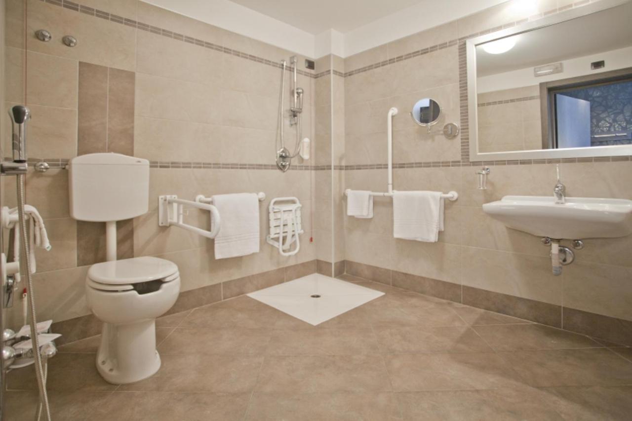 Disability Access - Double or Twin Room,1433401507:JPEG